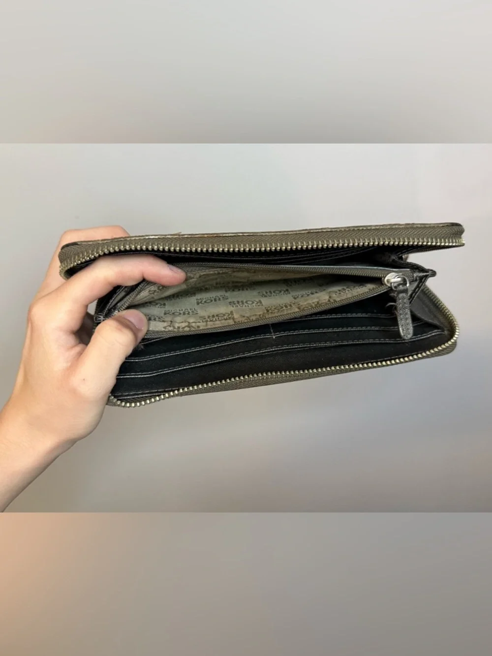 Michael Kors Jet Set Continental Zip Around Wallet